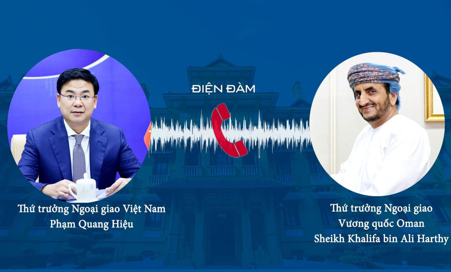 Thứ trưởng Phạm Quang Hiệu và người đồng cấp Oman Sheikh Khalifa bin Ali Al Harthy. (Ảnh: Mofa)