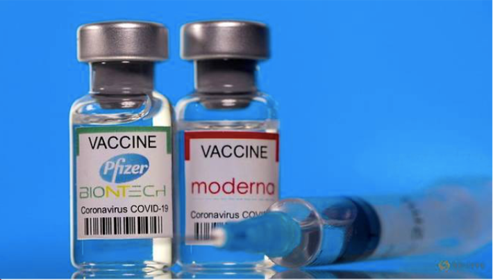 Hai liều vắc-xin của Pfizer và Moderna. (Ảnh: Reuters)