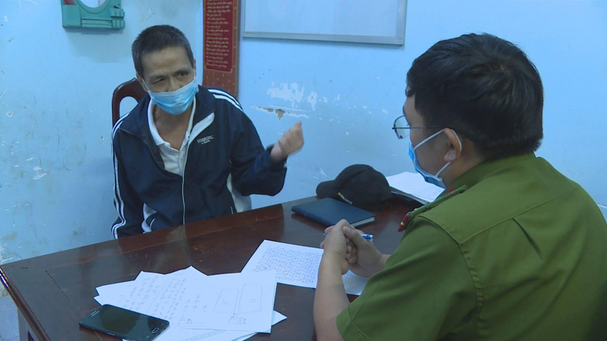 Nghi can Nguyễn Xuân Thủy tại cơ quan công an