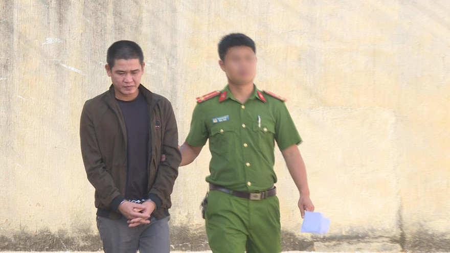 Định tại cơ quan công an