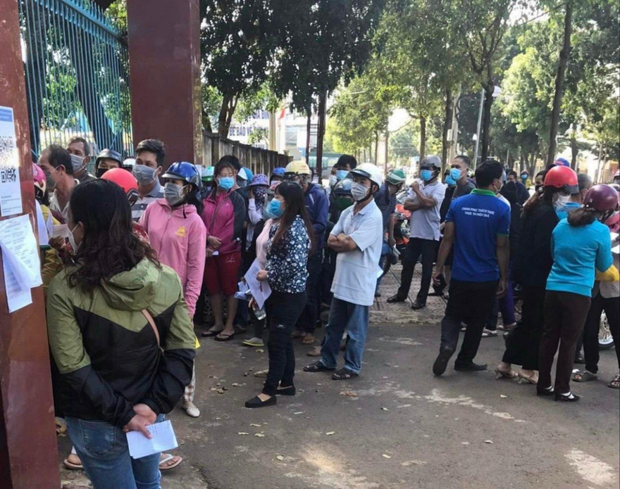 Đắk Lắk chỉ đạo chấm dứt tình trạng chen chúc tiêm vắc xin