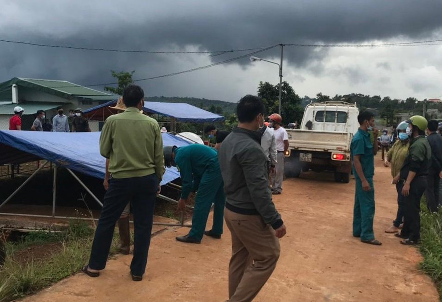 Đi câu cá, 2 nữ sinh trượt chân rơi xuống ao tử vong