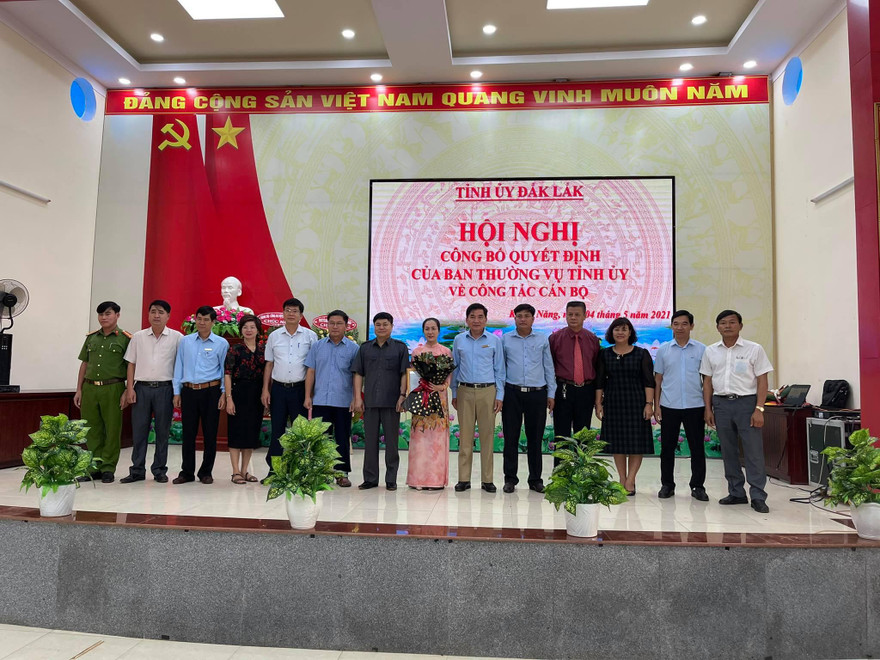 Toàn cảnh buổi lễ công bố quyết định của Thường trực Tỉnh ủy Đắk Lắk chỉ định bà Nguyễn Thị Thu An giữ chức vụ Bí thư huyện ủy Krông Năng