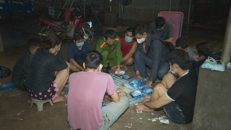 Hiện trường vụ phát hiện 7 đối tượng đánh bạc trong lò mổ heo