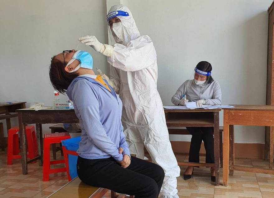 Xét nghiệm kháng nguyên nhanh toàn TP Buôn Ma Thuột để sàng lọc F0 trong cộng đồng