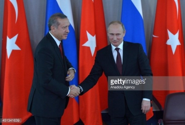 Thủ tướng Thổ Nhĩ Kỳ Erdogan (trái) và Tổng thống Nga Vladimir Putin (phải). (Nguồn: Getty Images)