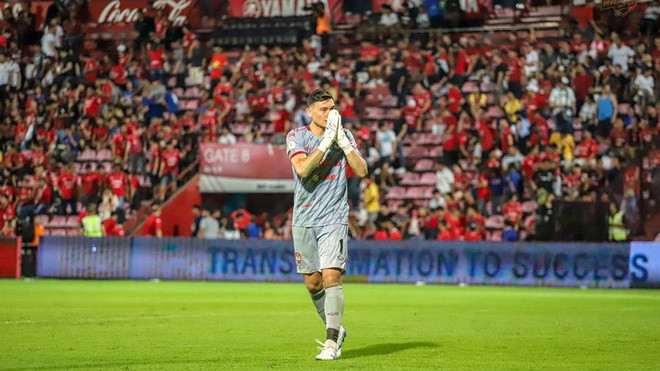 Trải nghiệm tại Thai League mang đến những bài học kinh nghiệm quý giá tốt cho bản thân Văn Lâm. Ảnh: Kitti Tumpmalai