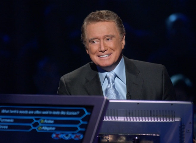 Regis Philbin là MC đầu tiên dẫn dắt chương trình "Ai là triệu phú" phiên bản Mỹ. Ảnh: ABC.