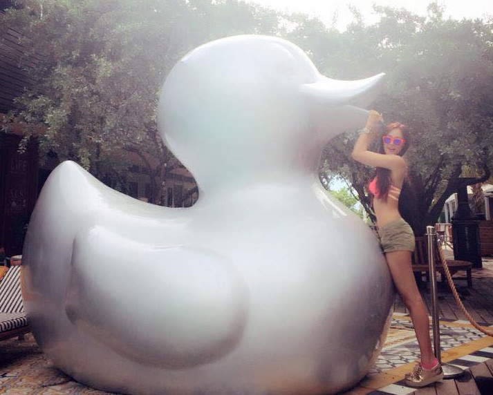 Showbiz 12/5: Mai Phương Thuý viết gì trong Ngày của Mẹ?