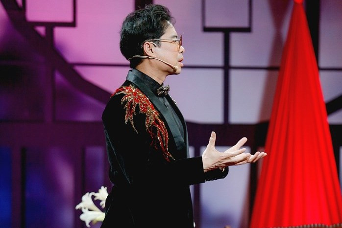 Danh ca Ngọc Sơn trong chương trình "Thần tượng Bolero".