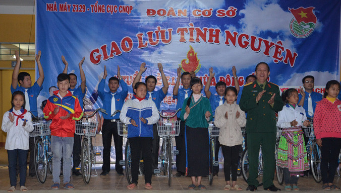 Tuổi trẻ sáng mãi niềm tin theo Đảng