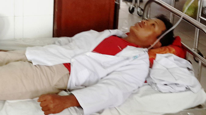 Bệnh nhân bị ngộ độc đang điều trị tại bệnh viện. Ảnh: Hòa Hội.