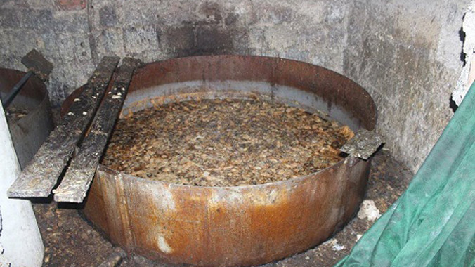 Mỡ bẩn mất vệ sinh được phát hiện.