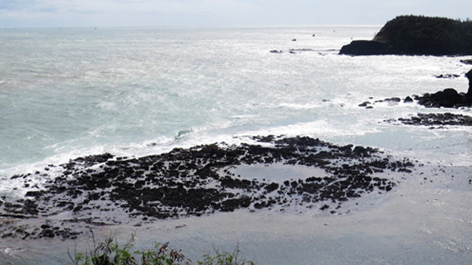 Dấu tích miệng núi lửa vừa được các nhà khoa học phát hiện ở vùng gần bờ Ba Làng An (xã Bình Châu, huyện Bình Sơn). Ảnh: Công ty CP Đoàn Ánh Dương.