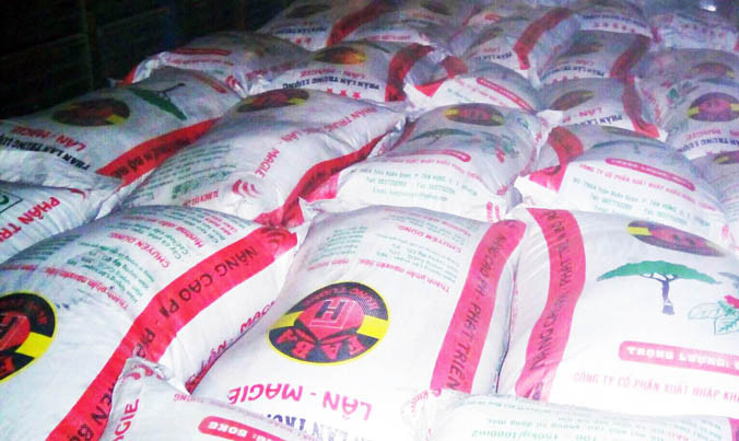 Số phân bón nghi bị làm giả.