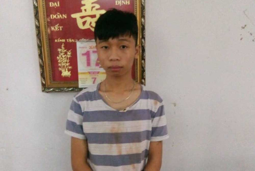 Nghi can Hiếu tại cơ quan công an