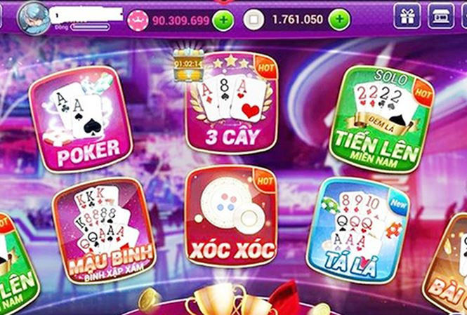 Giao diện game bài do Nguyễn Văn Dương và Phan Sào Nam điều hành