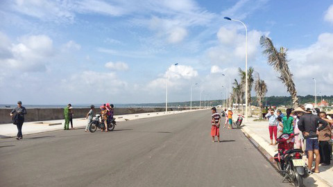 Công an khám nghiệm hiện trường