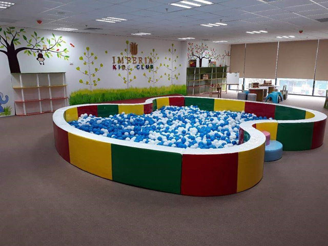 Khu vui chơi xảy ra vụ người lớn hành hung bé trai.