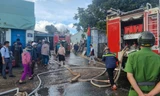 Cháy lớn tại garage ô tô ở Gia Lai, thiêu rụi nhiều xe
