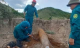 Đào đất đồi, người dân Đắk Lắk phát hiện quả bom nặng 230kg