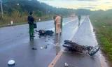 Hai xe máy va chạm mạnh, 4 người thương vong