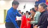 Trung ương Đoàn tặng nhiều phần quà ý nghĩa cho người dân xã Phú Thiện