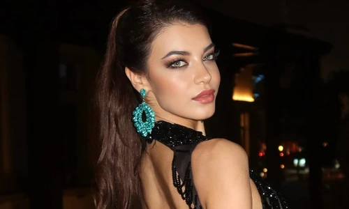 Á hậu Hòa bình tố ông Nawat