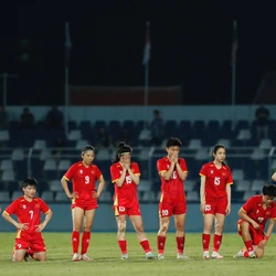 HLV Mai Đức Chung: 'Tuyển nữ Việt Nam xứng đáng chiến thắng, nhưng quyết định sai đã phá hỏng tất cả'