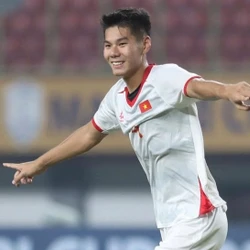 Người thầy đầu tiên tiết lộ hành trình vươn tới đỉnh cao của trung vệ Hiểu Minh