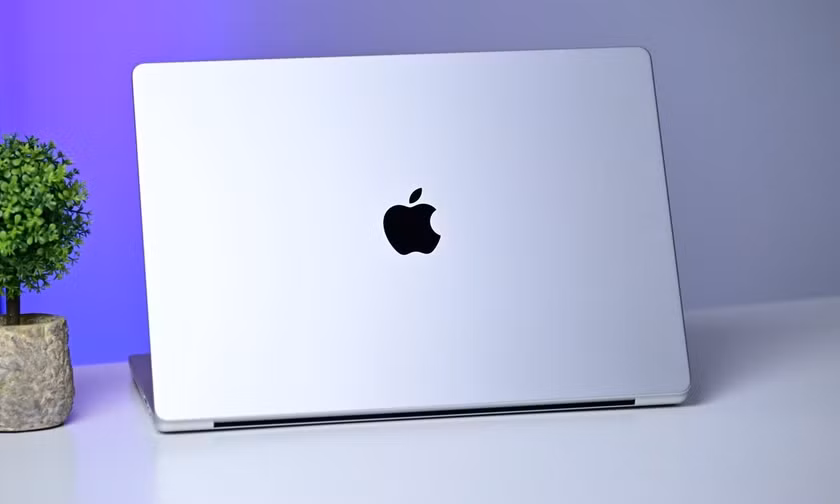 Apple sẽ ra mắt MacBook Pro màn hình cảm ứng OLED ngay trong tháng 10?