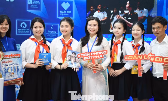 'Cánh én' tuổi trẻ chắp cánh ước mơ cho thiếu nhi Việt Nam