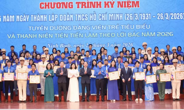 Tuyên dương 95 đảng viên trẻ tiêu biểu và thanh niên tiên tiến làm theo lời Bác tỉnh Ninh Bình