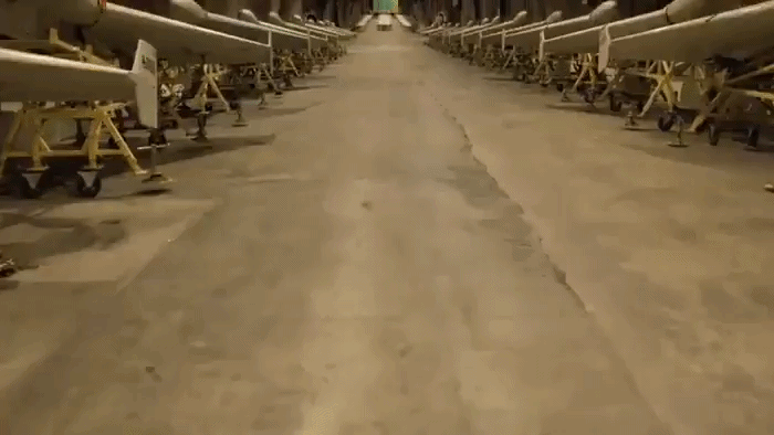 Iran công bố video các đường hầm chứa máy bay không người lái