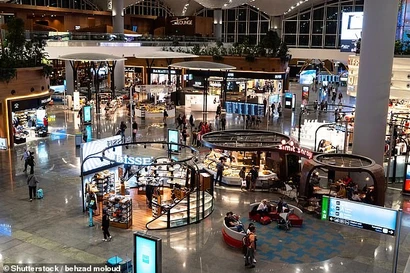 Cách 'né' phí, tránh dịch vụ mất tiền ở sân bay