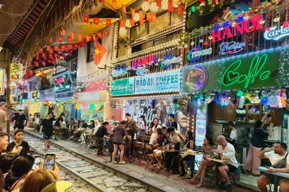 Khách Tây chia sẻ thử thách một ngày sống ở Hà Nội với 690.000 đồng