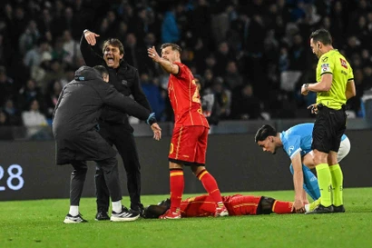 Tình trạng cầu thủ gục xuống sân khi đang thi đấu ở Serie A