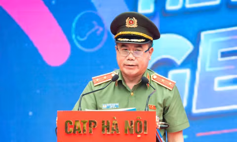 Giám đốc Công an Hà Nội cảnh báo những cạm bẫy bủa vây học sinh trong thời đại số
