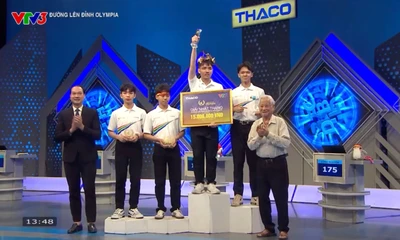 Nam sinh Thái Bình lội ngược dòng ngoạn mục giành vòng nguyệt quế Đường Lên Đỉnh Olympia