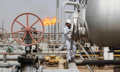 Giá dầu thế giới giảm sâu, vàng tăng mạnh 