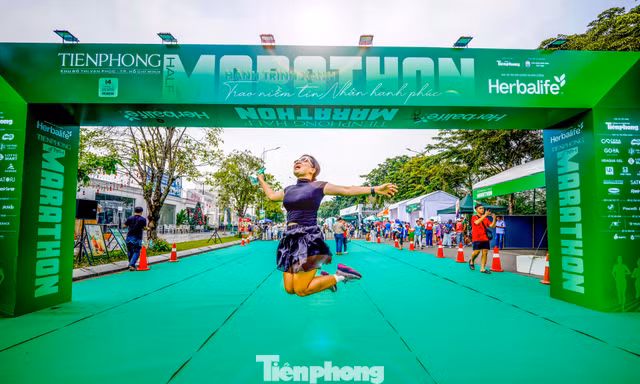 Sắc màu sôi động trước giờ khai mạc Tiền Phong Half Marathon 2025