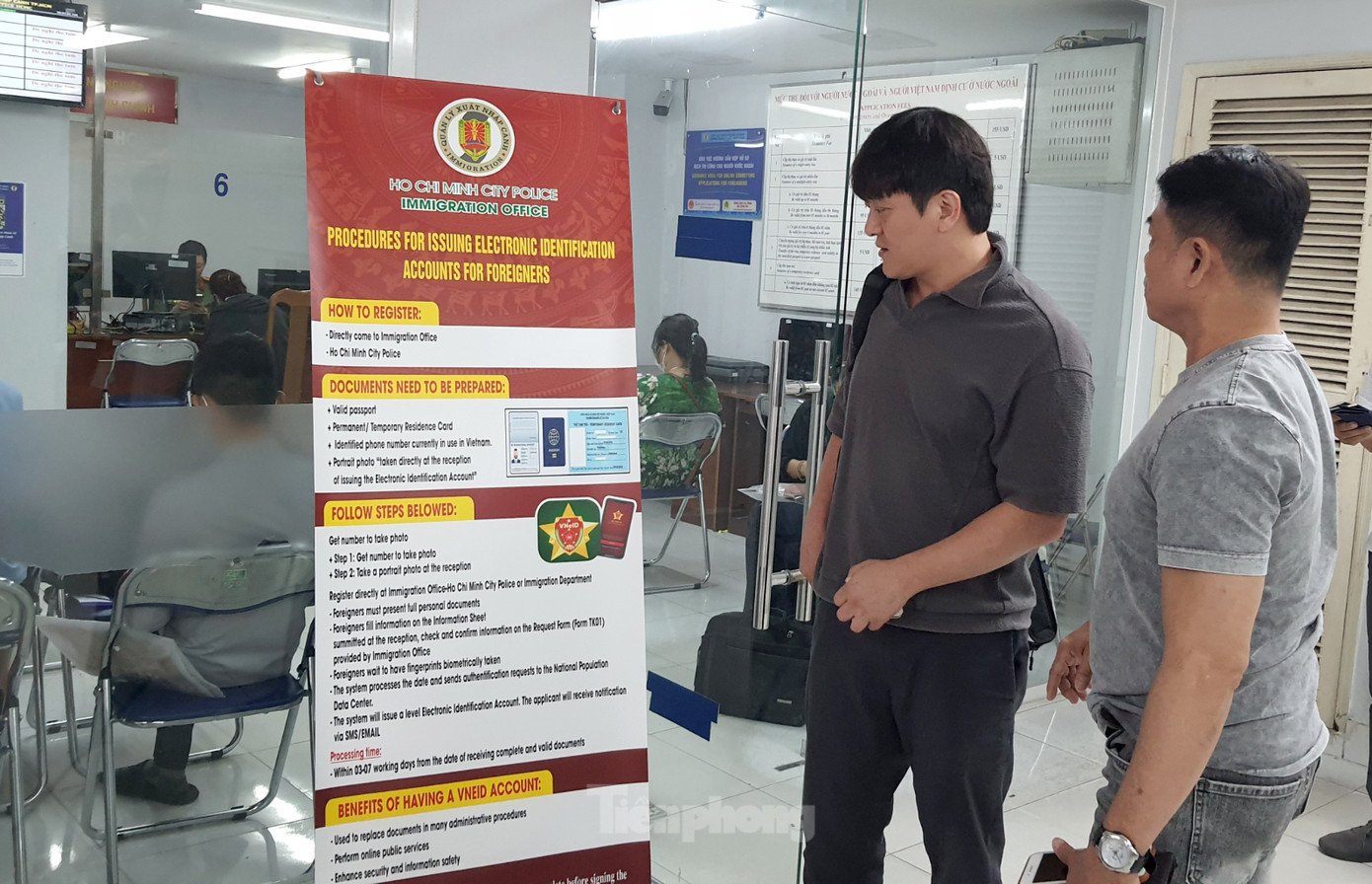 dinh-danh-dien-tu-nguoi-nuoc-ngoai-1-1924.jpg