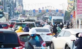 Hà Nội: Cửa ngõ phía Đông kẹt cứng, dòng xe nối dài lên cầu Vĩnh Tuy