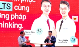 Bác sĩ Nguyễn Trung Nghĩa truyền cảm hứng cho sinh viên học tiếng Anh qua phương pháp LinearThinking