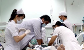 Nghiện thuốc lá, người đàn ông suýt chết vì thuyên tắc phổi nặng 