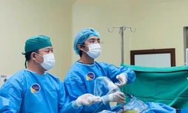 Cô gái trẻ suýt bị liệt vì hội chứng chùm đuôi ngựa hiếm gặp