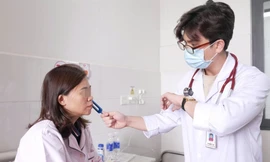 Nữ bệnh nhân đi xuyên Việt hóa giải căn bệnh 'tử hình chậm'