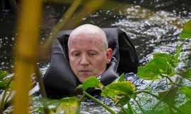 Chùm ảnh: Người nước ngoài cùng các bạn trẻ TP. HCM làm hồi sinh 'kênh chết'