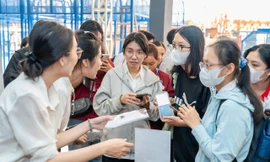 Sinh viên TP. HCM hào hứng trải nghiệm giải pháp AI trong Ngày hội công nghệ