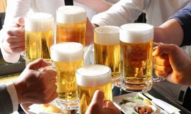 Người đàn ông bị vỡ bàng quang vì có thói quen khó tin